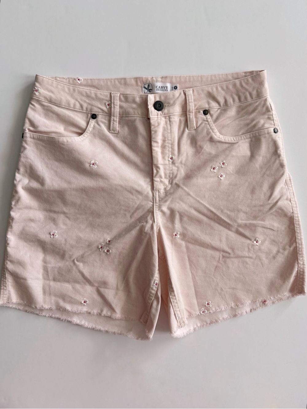 Carve Designs Oahu Hi Rise 6" Short in Pastel Embroidery size 6 NWOT